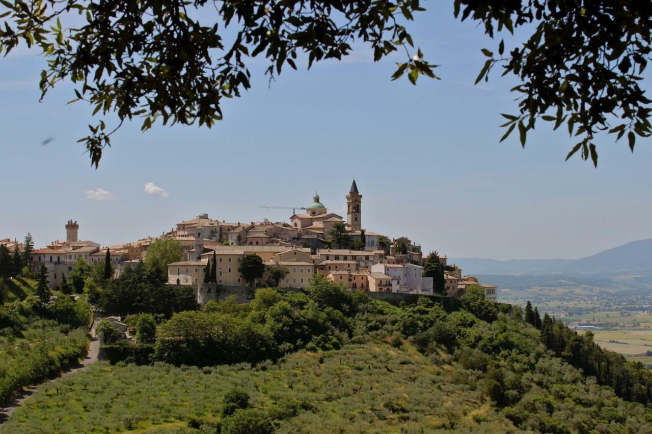 Palazzo Neri Villa Trevi Buitenkant foto